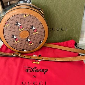Gucci x Disney round leather purse